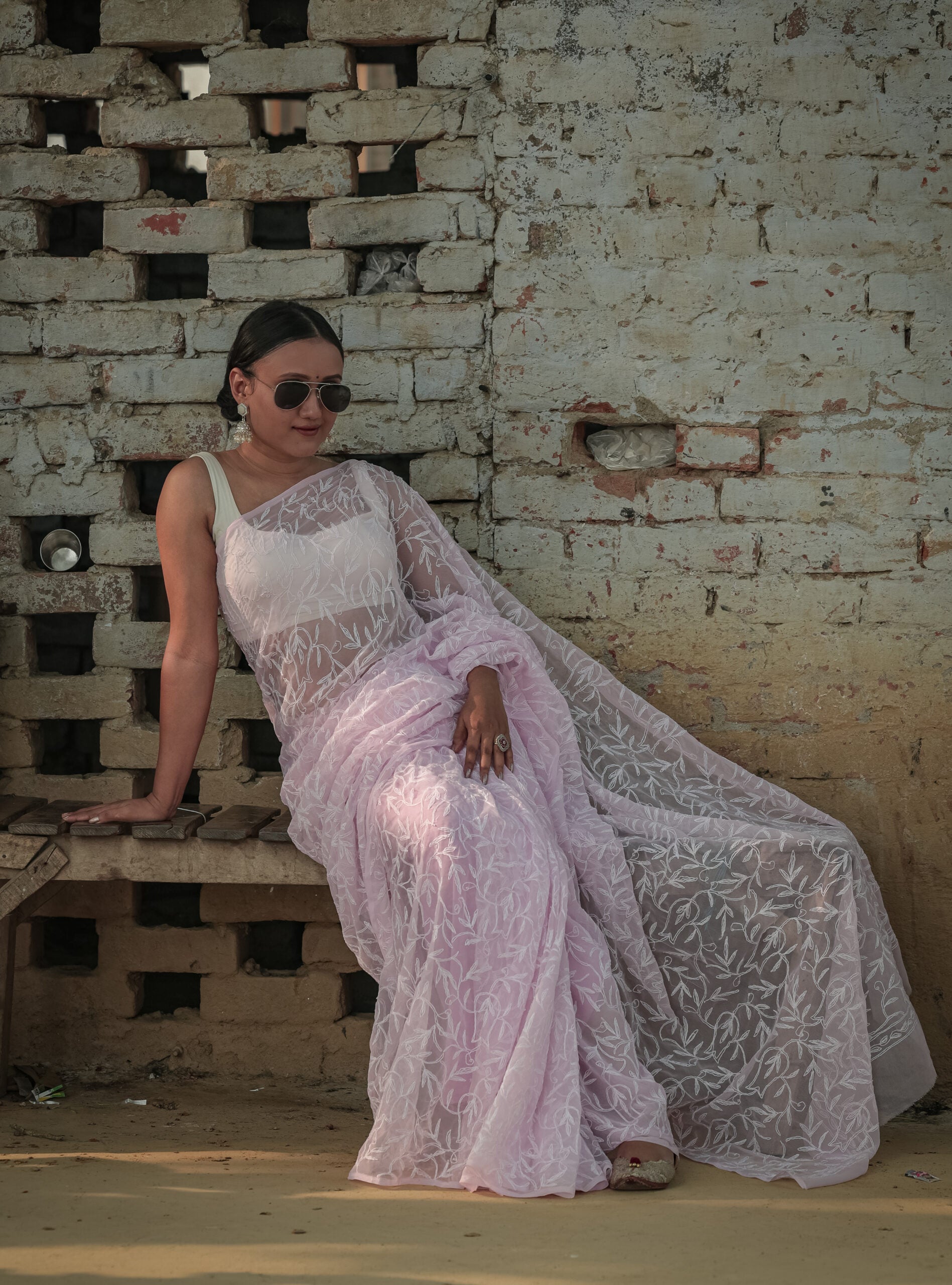 Urviya Chikankari Viscose Georgette Saree with Tepchi Work Pink