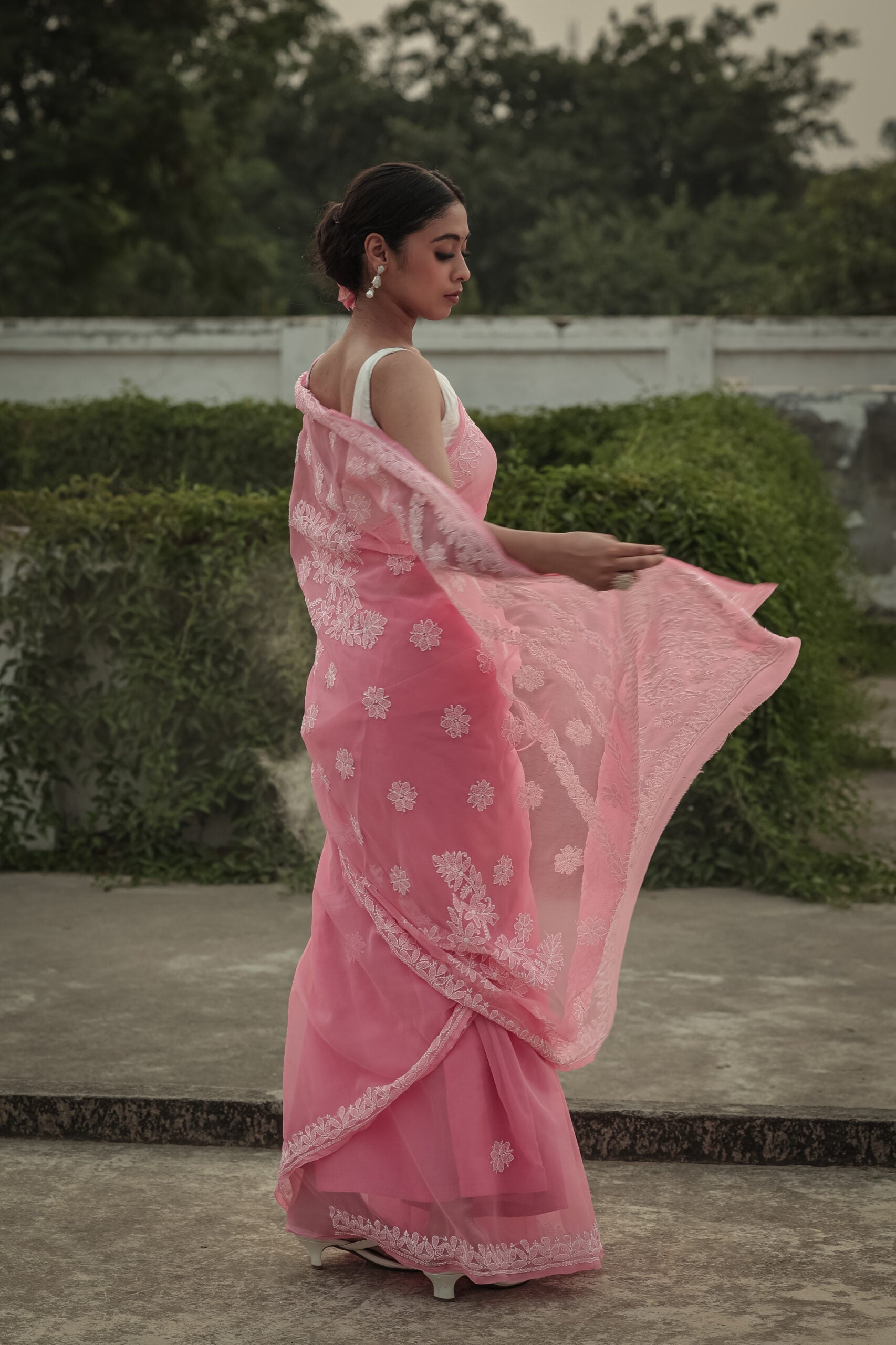 Urviya Chikankari Viscose Georgette Saree with Palla Booti Pink