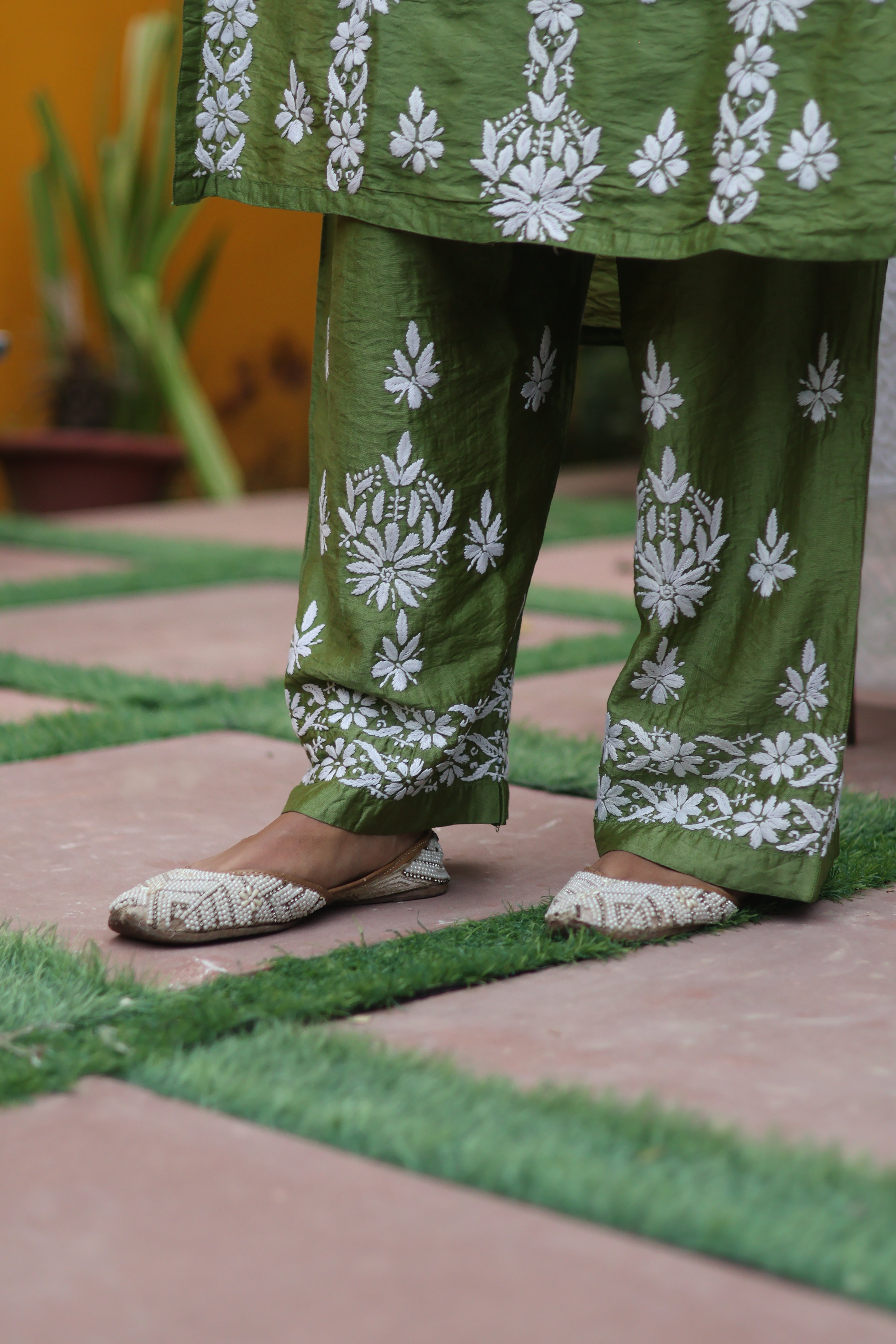 Green Chanderi White Thread Ghaaspatti 2 Piece Set